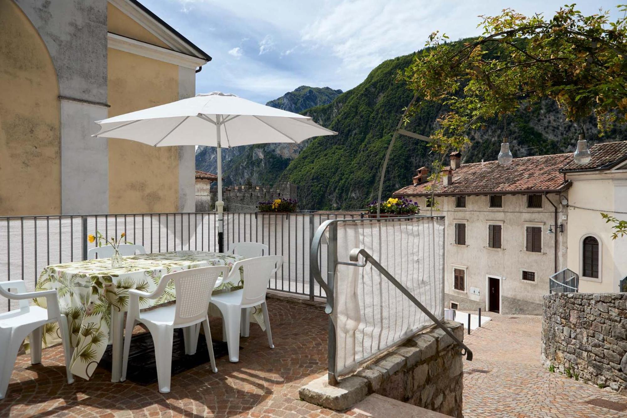 Appartamento Ania Vista Castello Tenno Exterior photo